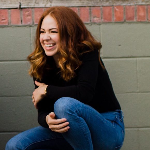 Meet your Posher, Kayla - Picture 1 of 2